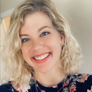 Meet your Posher, Desiree